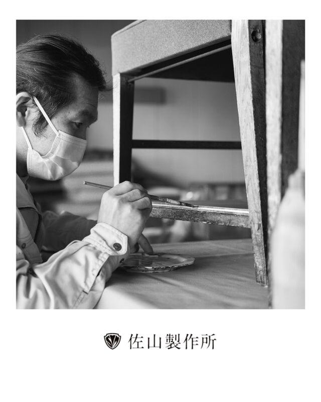 our craftsman 

#funiture #オーダー家具 #customfuniture #家具修理
#椅子張り替え #repairfurniture #家具屋 #佐山製作所
#職人技 #工場萌え #craftsmanship 
#upholstery#職人#artisan #photography
#madetoorder