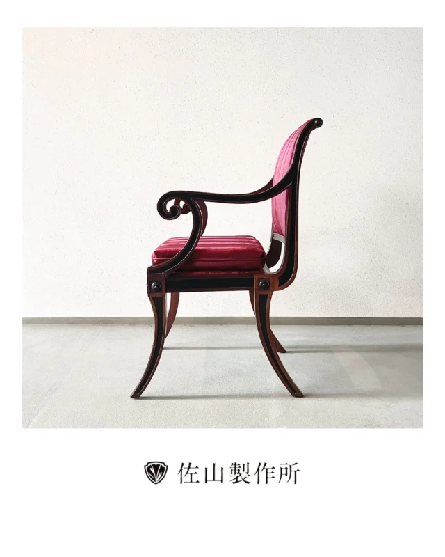 “Reupholstering | British Hills, Fukushima”

福島県羽鳥湖高原に中世英国の街を忠実に再現した、
パスポートのいらない英国『ブリティッシュヒルズ』様の椅子を
張替えさせていただきました。

英国から輸入した椅子張り生地を使用しました。

ストライプ柄を背裏から座面まできれいに合わせることで、
高級感のある椅子に仕上がりました。

#furniture #オーダー家具 #customfurniture
#家具修理  #アンティーク家具 
#椅子張り替え #repairfurniture 
#家具屋 #佐山製作所
#職人技  #craftsmanship 
#upholstery #家具職人 #artisan 
#madetoorder