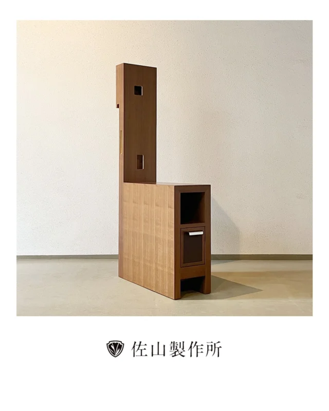 “Custom cabinets for a four-star hotel”

四つ星ホテルの客室用キャビネットを新規製作させていただきました。

ウォールナット突板のきれいな木目、ステンレス製の引き出しの取手、前面には本革を使用することによって高級感を出すことができました。

#佐山製作所 #custumfurniture #オーダーメイド家具
#キャビネット #家具屋